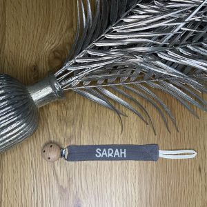 Attache tétine gris personnalisable
